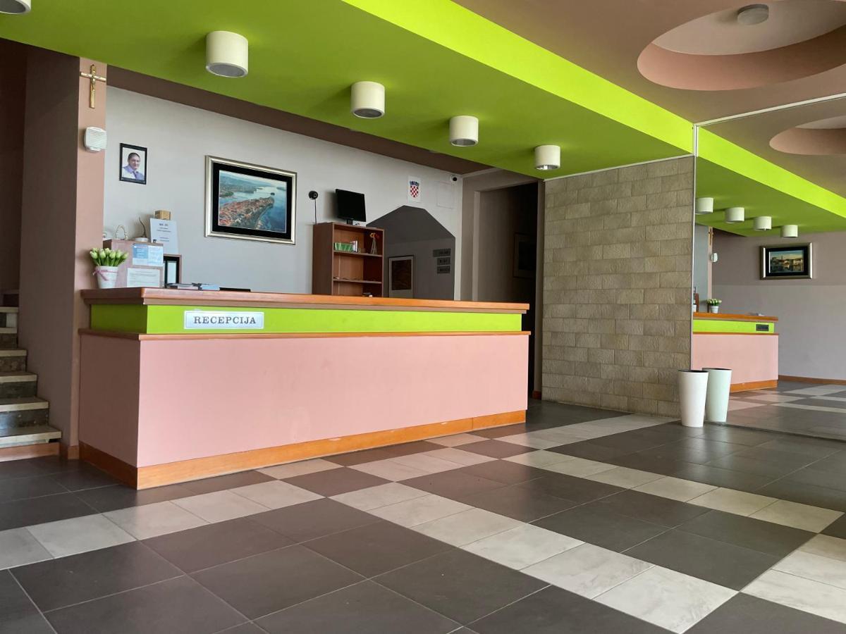 Motel Ljetni Raj Baška Voda Exterior foto